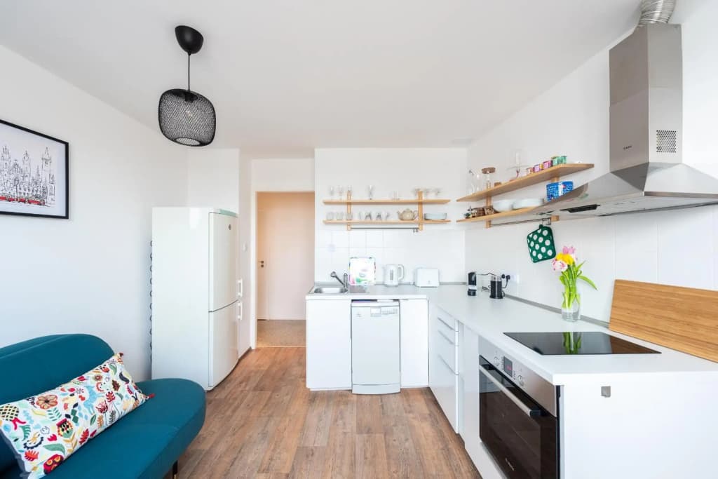 BRIGHT CHARMING Apt with TERRACE, PARKING & AirCo. - photo 14