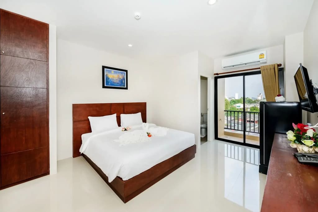 The Topaz Residence - photo 18