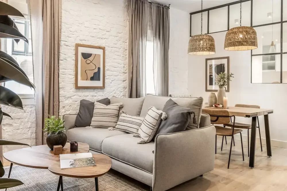 Somma - 2 Bedrooms in Almagro - photo 4