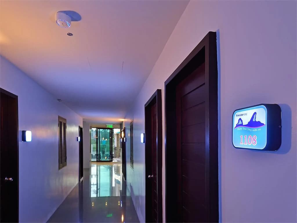 Riverside Hotel - photo 11