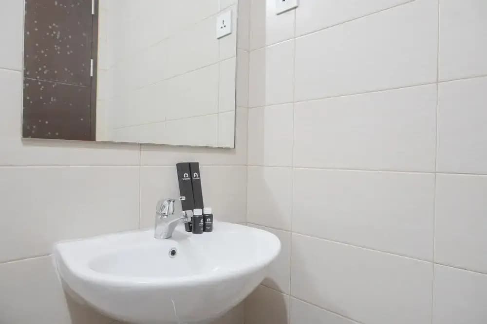Comfort And Cozy 1Br At Sky Terrace Apartment - photo 8