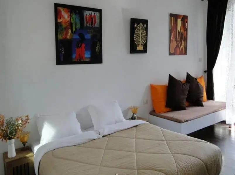 Littlest Guesthouse - photo 2