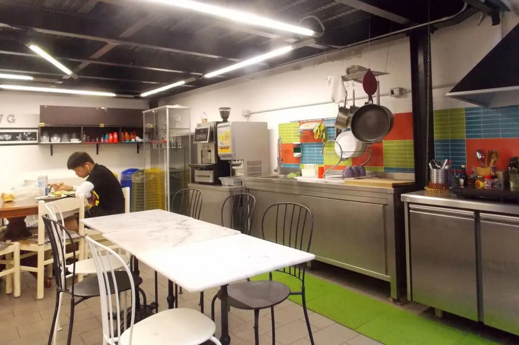 Hostel Colours - photo 25