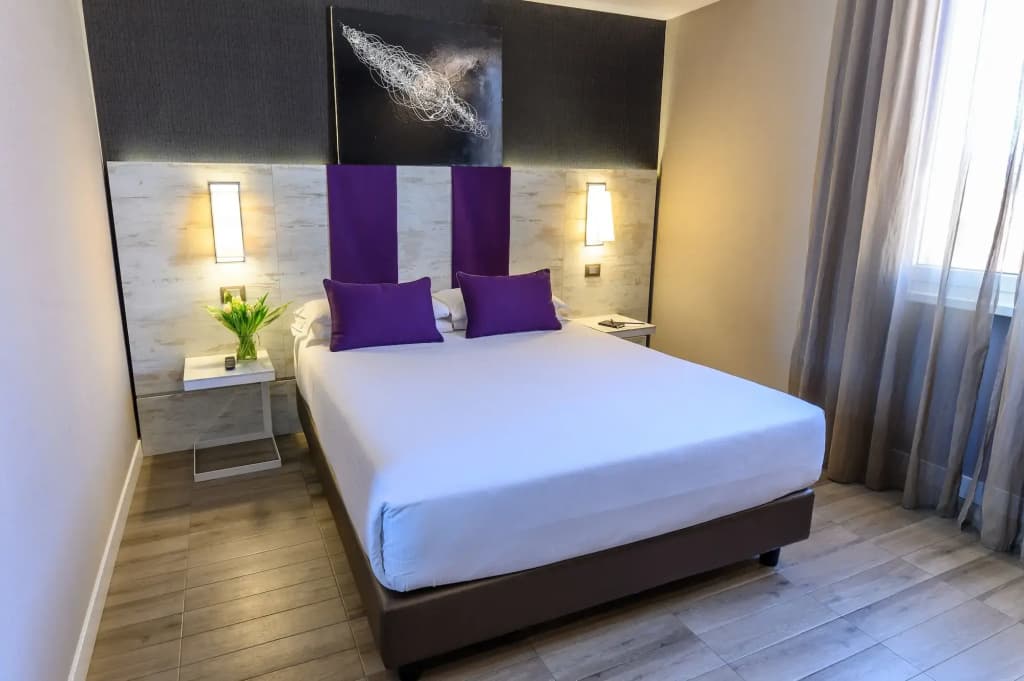 The Guardian Hotel - photo 23