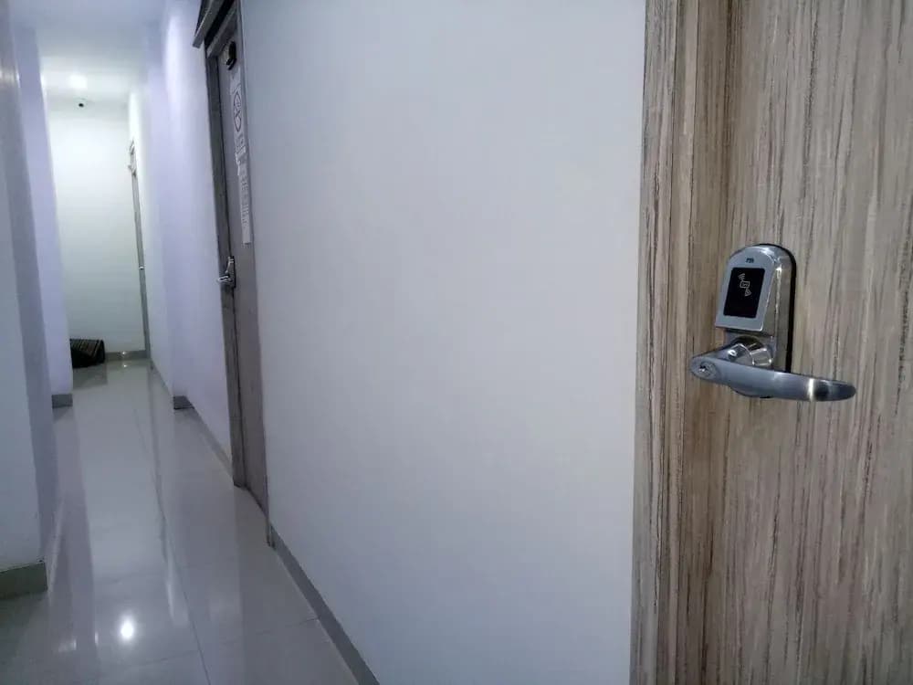 Hotel Syariah Mama Cengkareng - photo 15