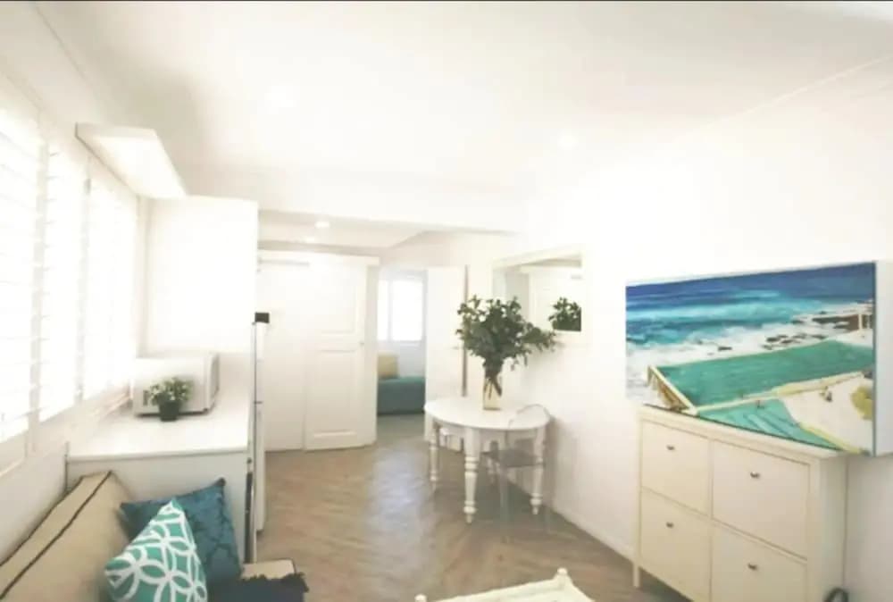 Freshly Renovated Apartment in the Heart of Bondi - photo 2