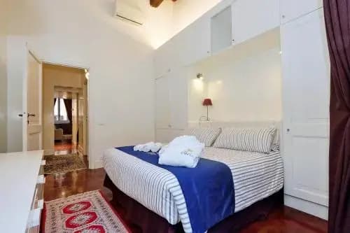 Pantheon Lyuxury Apartment - photo 4