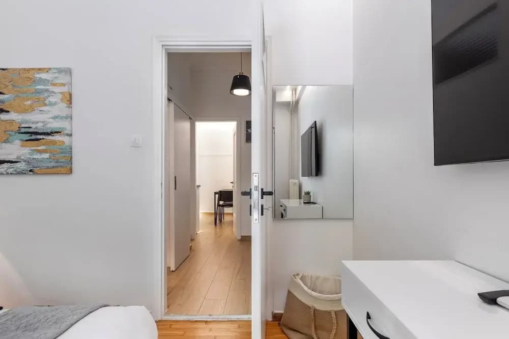 Viora Stunning Deluxe Studio in Athens - photo 3