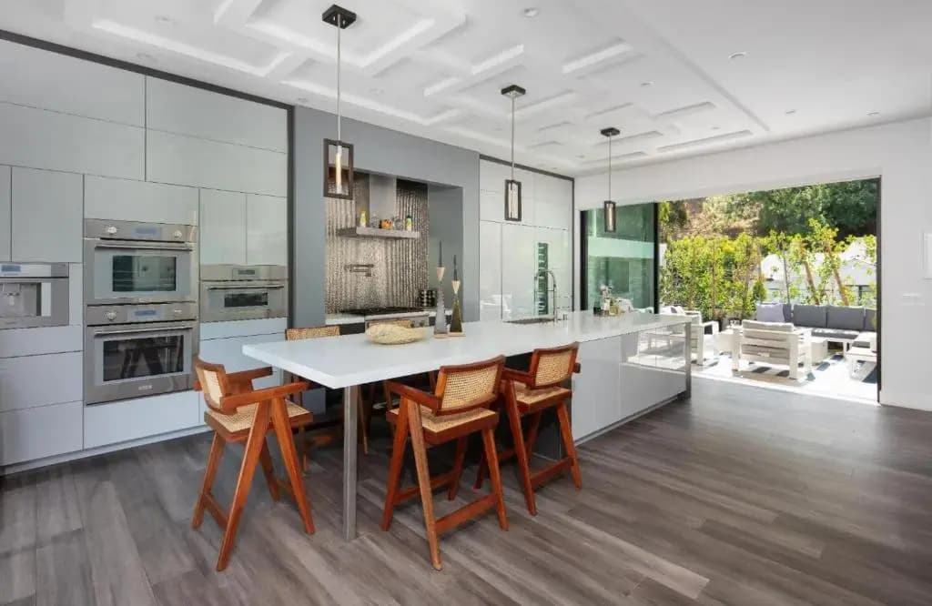 Willow Glen - Hollywood Hills Multi-level Villa With Theater & Pool - photo 26