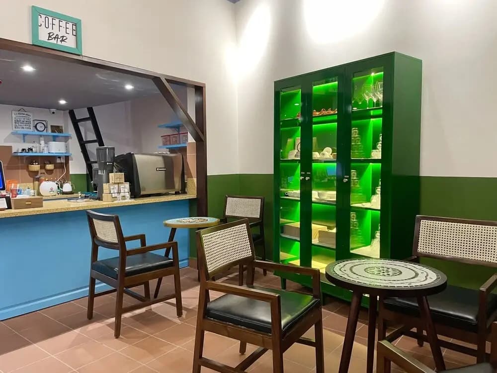 Central Perk Saigon - photo 16