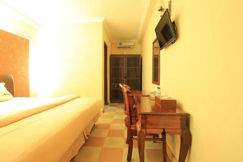 RedDoorz near Discovery Mall Kuta - photo 5
