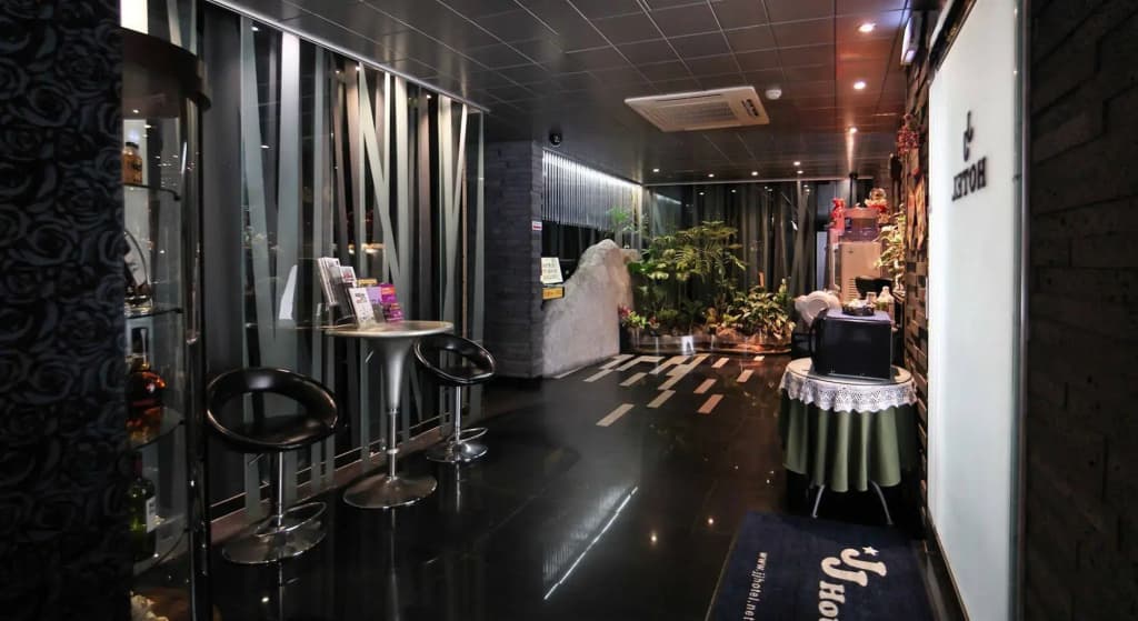 JJ Hotel - photo 11