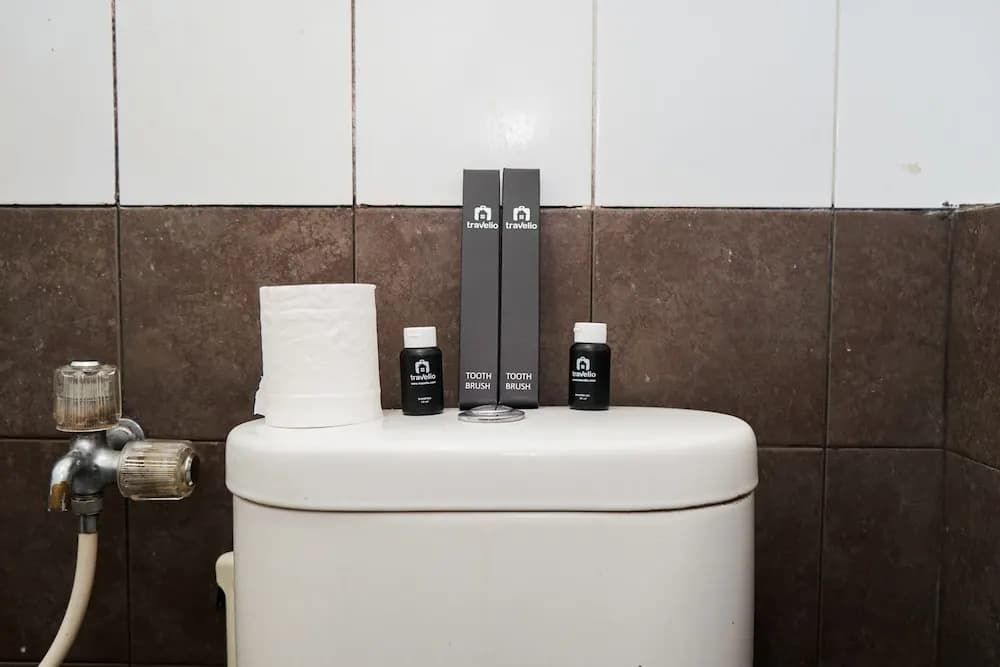 Comfy and Clean 2BR Green Pramuka Apartment - photo 7