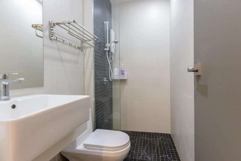 Beacon Executive Suites - By IZ - photo 17