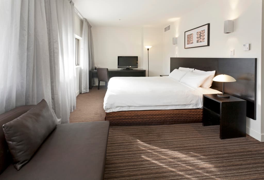 Causeway 353 Hotel - main photo