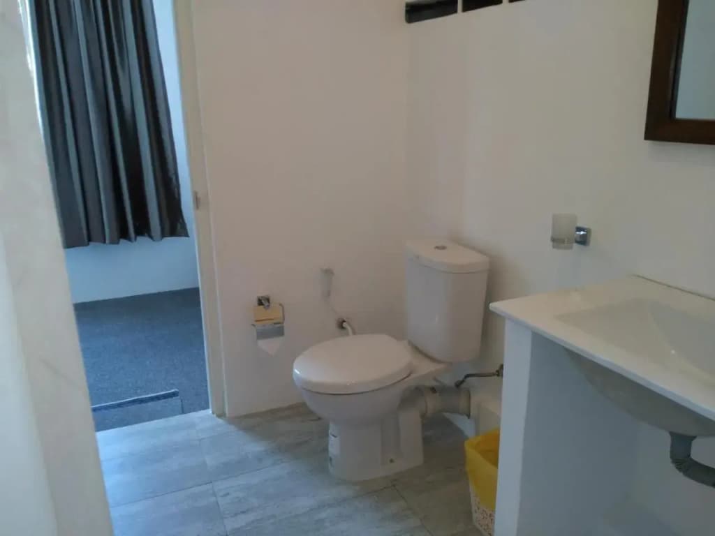 West Inn Colombo - photo 18