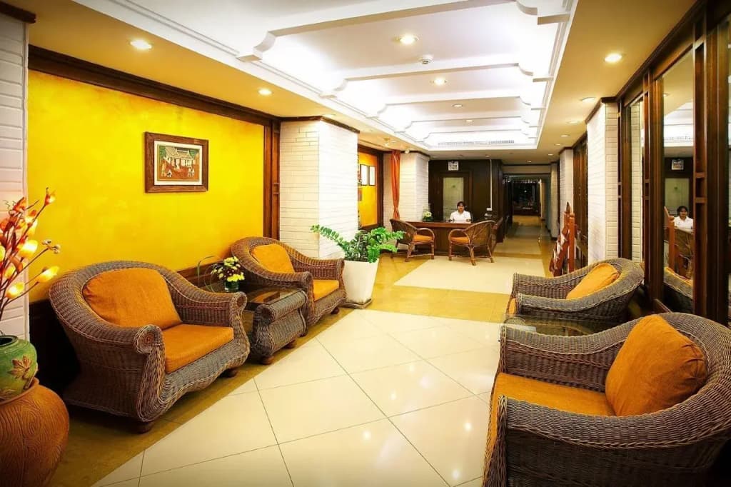 Nora Lakeview Hotel - photo 2