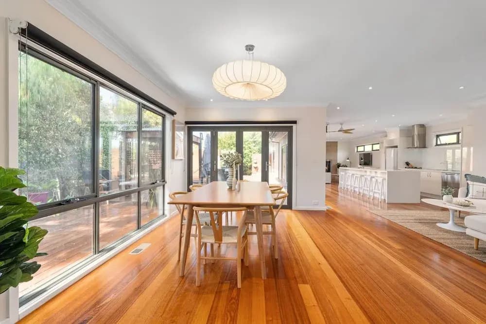 Luxurious 3-bed Home With Outdoor Spa - photo 15