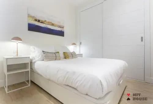 Mit House Universidad En Madrid - photo 3