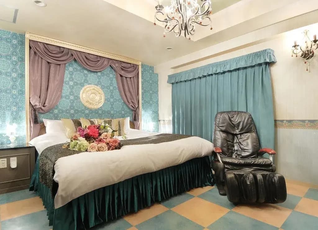 Hotel Chapel Cinderella - photo 2