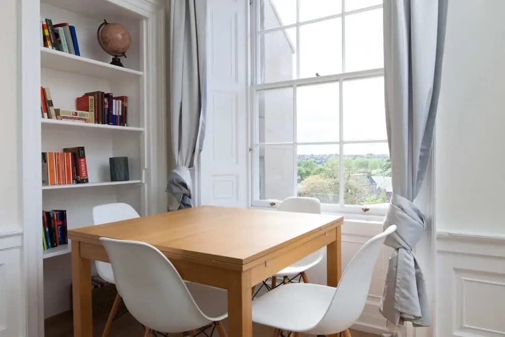 Spacious 4 Bedroom Apartment - photo 4