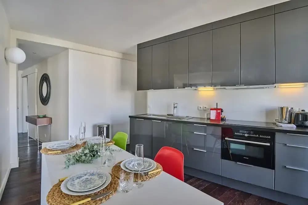 Sublime 2 Bedroom Flat Quai de Seine Eiffel Tower - photo 13