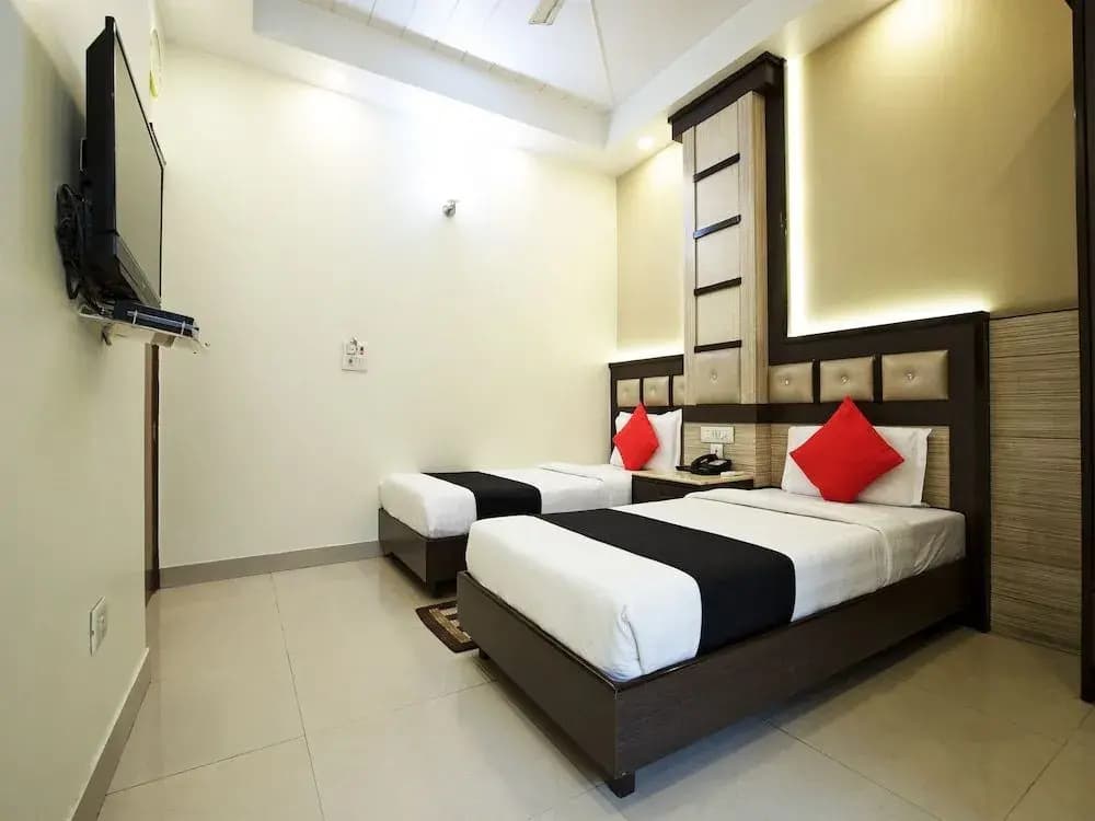 Capital O 312 Hotel Aster Inn - photo 4