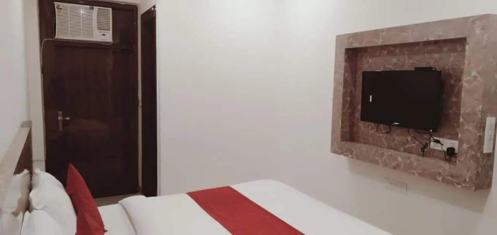 OYO 88430 Hotel Param Palace - photo 16