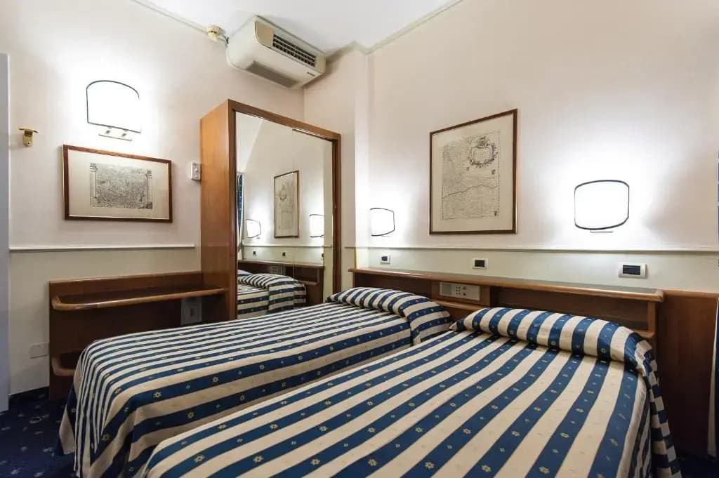 Hotel Flora - photo 18