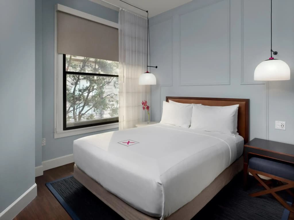 Axiom Hotel - photo 6