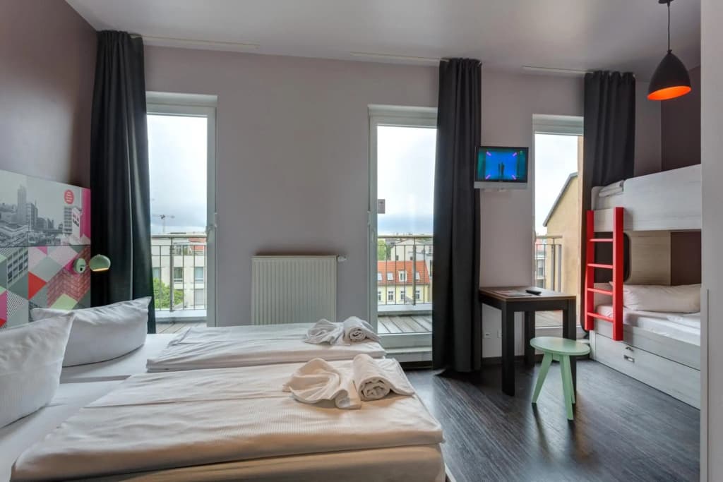 Meininger Berlin Alexanderplatz Hotel  - photo 3