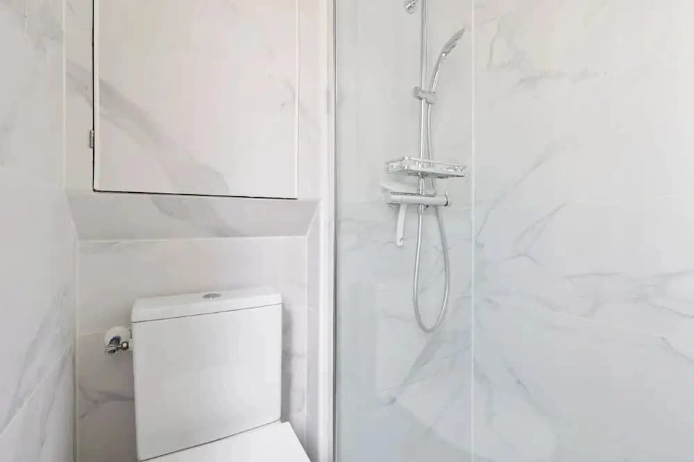Elegant 2BR Steps to the Louvre - photo 6