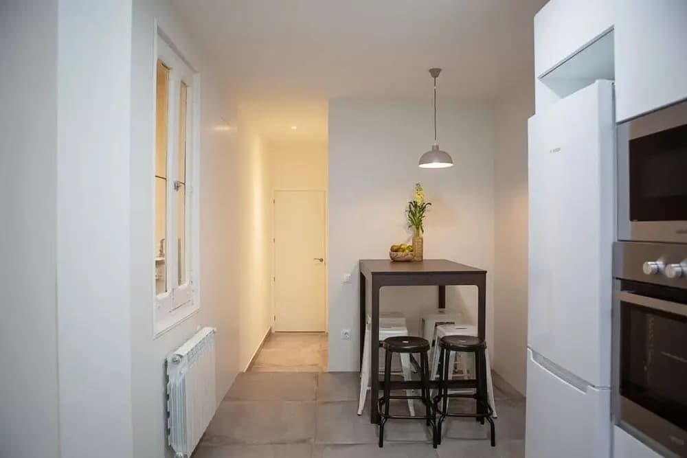 Exquisite & Cozy 4bed/2bath in Madrid Center - photo 14