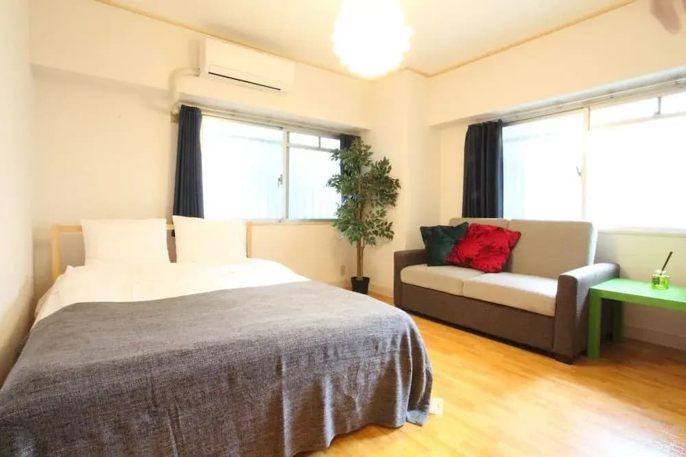 Namba Big Room Apartment - photo 3