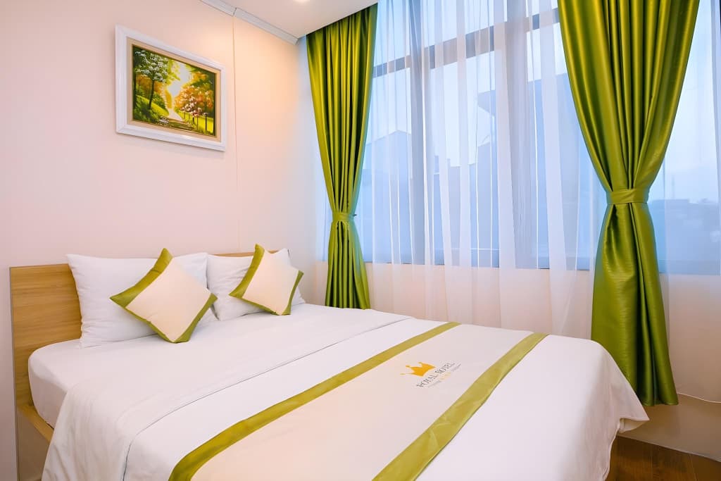 Royal Hotel - photo 2