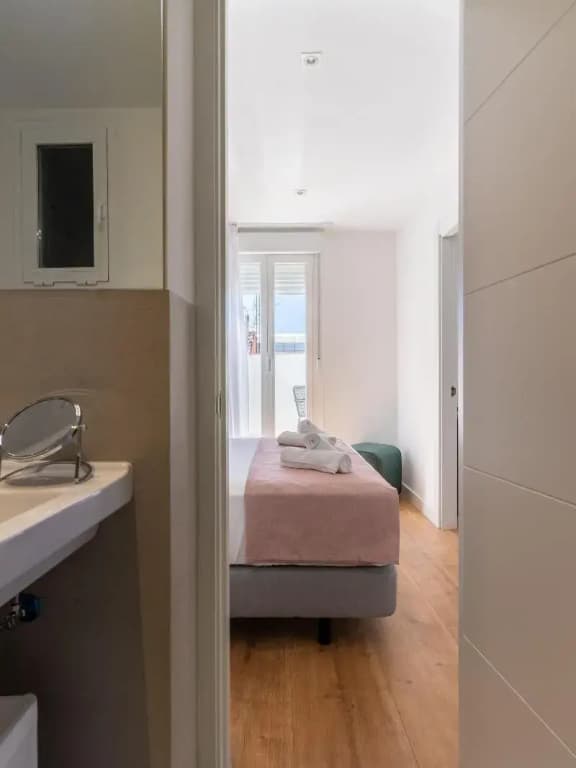 Limehome Madrid C. de Fomento - photo 7