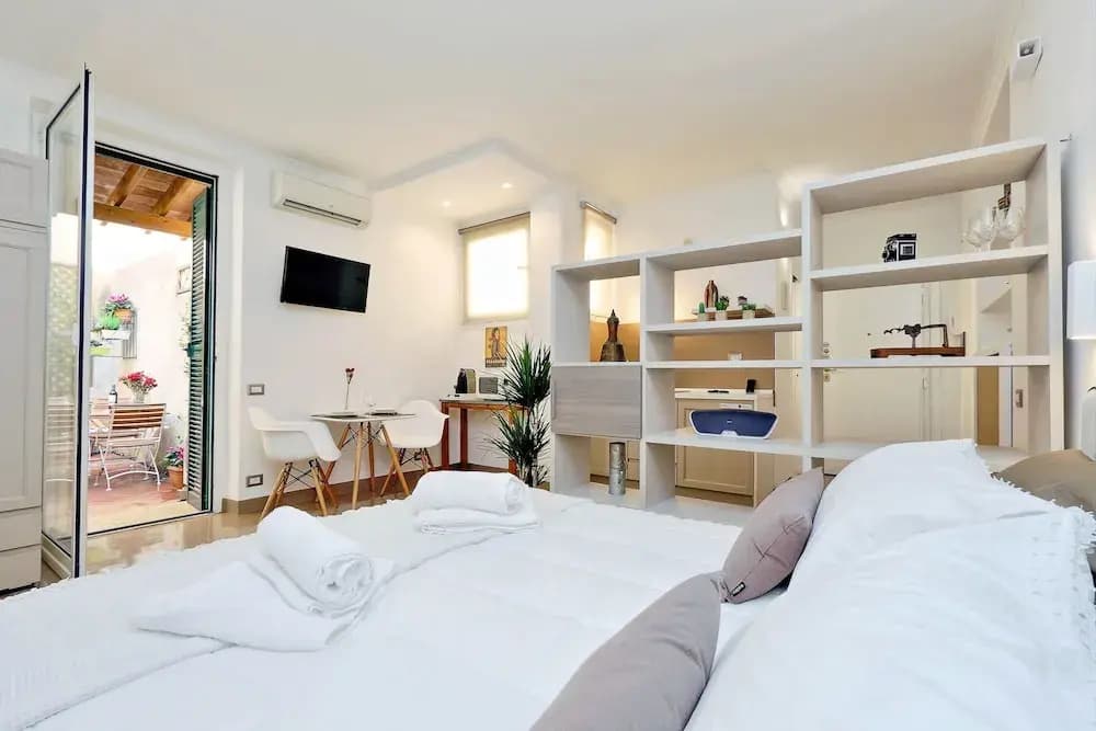 Restart Accommodations Little Colosseum - photo 5