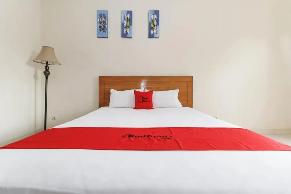 RedDoorz Plus near Cibubur Junction - photo 6