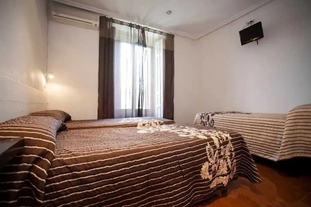 Hostal Santa Barbara - photo 4