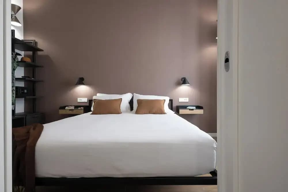 Style & Stone Guest House - photo 16
