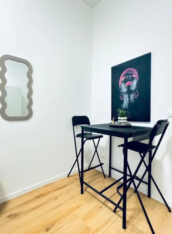 Elegant 4BR Apt Near Westbahnhof - photo 14