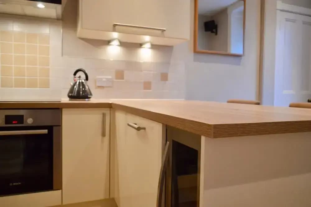 Homely 2 Bedroom Apartment in Stockbridge - photo 13