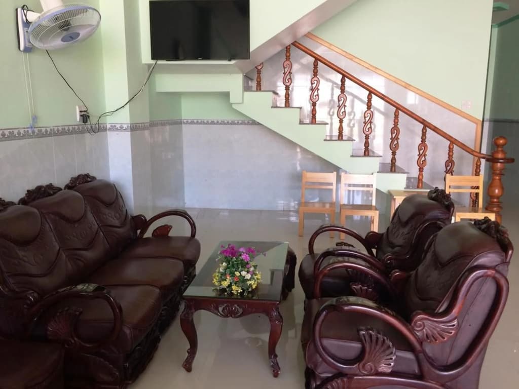 Y Thu Guesthouse - photo 2