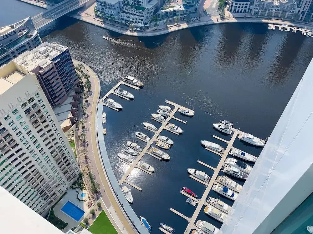 Stylish 2BR with Marina Views - photo 13