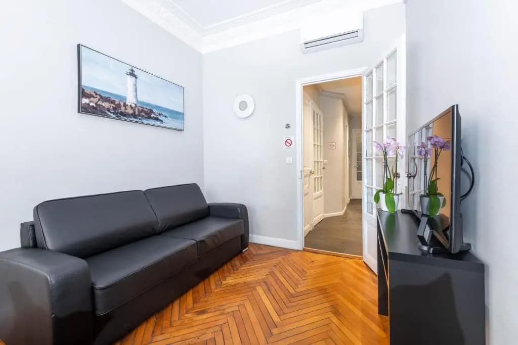 Nice Central Art Deco Flat 45 m² - photo 6