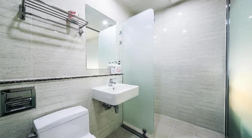 Blvd Hotel - photo 41