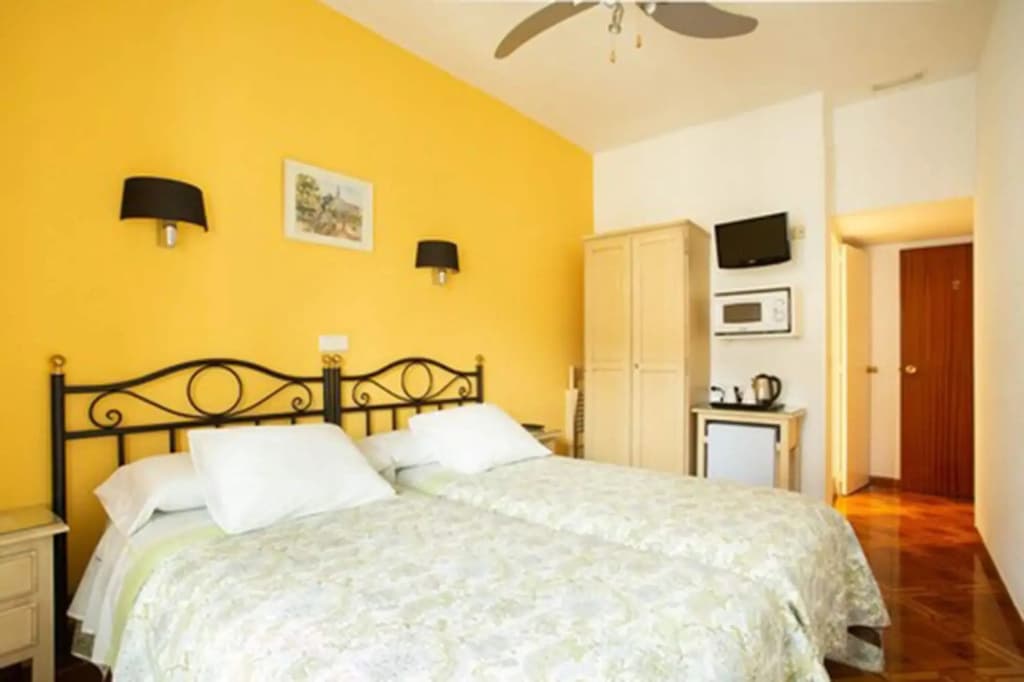 Hostal Los Alpes - photo 2