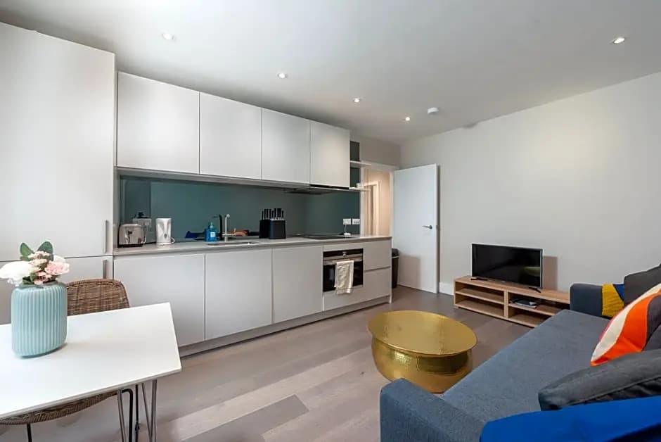 Meriden Court by CAPITAL - photo 4