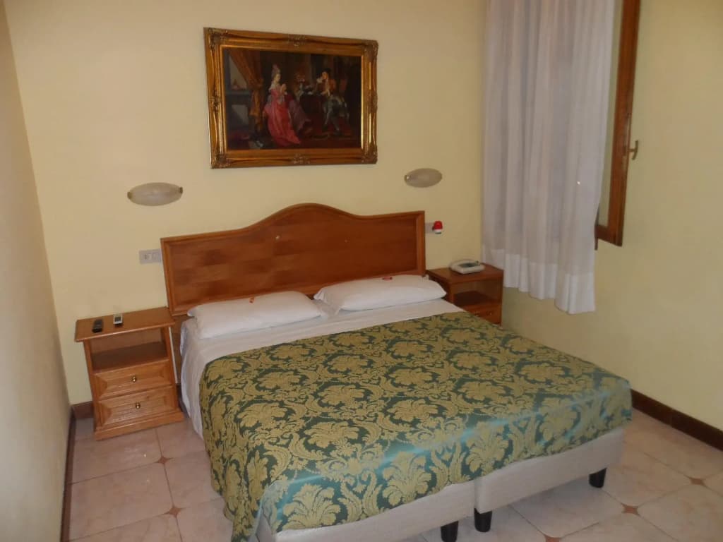Hotel Atmosphere - photo 3