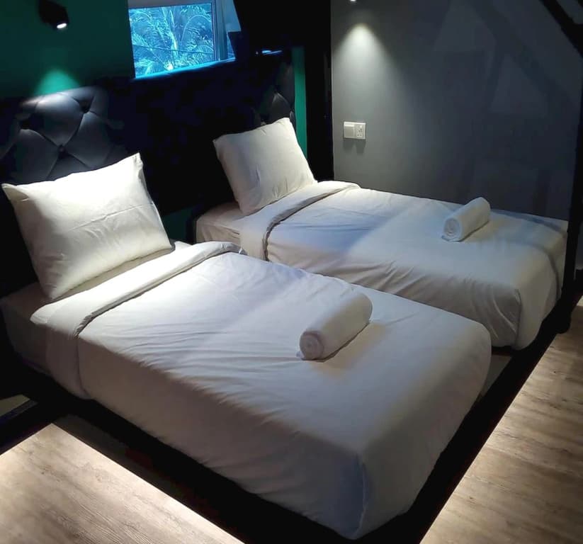 Tube Hotel Melaka - photo 11
